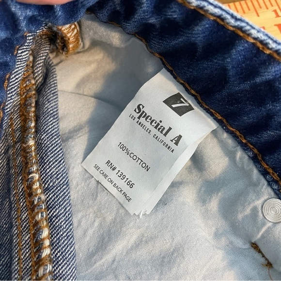 Mid Rise Distressed Jeans Pants - Picture 5 of 8